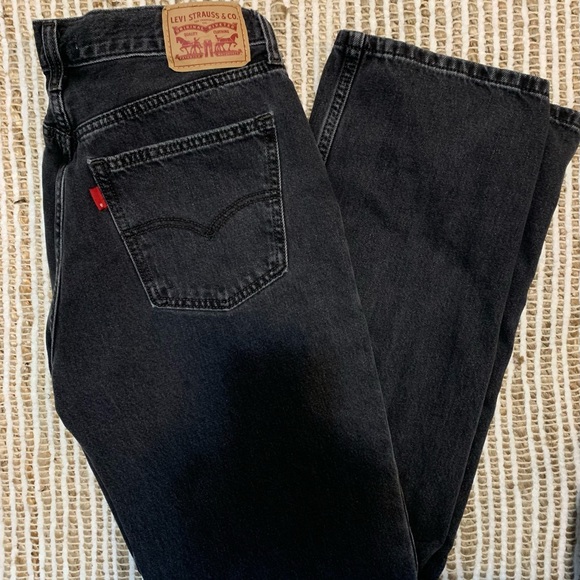 Levi’s Low Pro Jeans🤍 - Picture 1 of 4